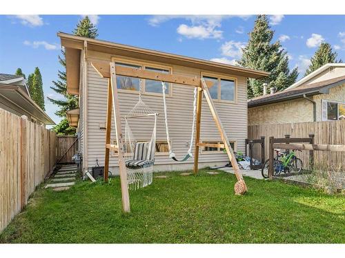 7 Shawmeadows Bay Sw, Calgary, AB - Outdoor With Exterior