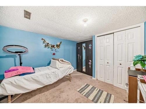 158 Laguna Circle Ne, Calgary, AB - Indoor Photo Showing Bedroom