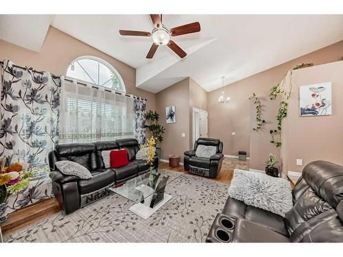 158 Laguna Circle Ne, Calgary, AB - Indoor Photo Showing Living Room