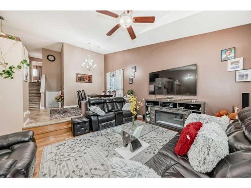 158 Laguna Circle Ne, Calgary, AB - Indoor Photo Showing Living Room