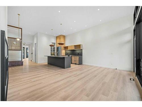 3D Willow Crescent Sw, Calgary, AB - Indoor Photo Showing Kitchen