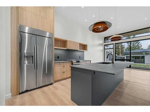 3D Willow Crescent Sw, Calgary, AB - Indoor Photo Showing Kitchen