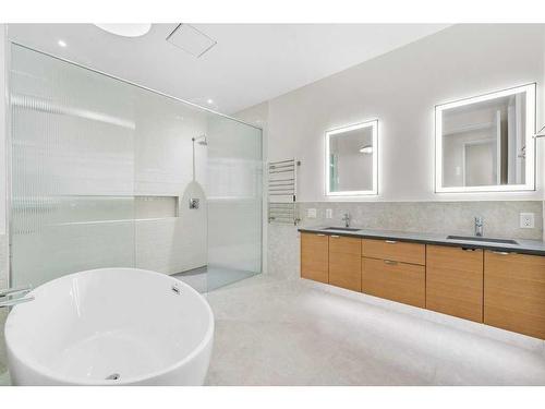 3D Willow Crescent Sw, Calgary, AB - Indoor Photo Showing Bathroom