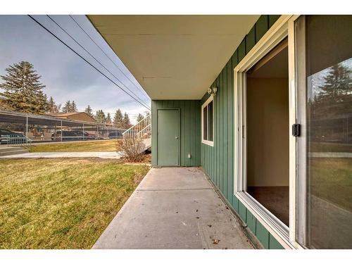 8106-315 Southampton Drive Sw, Calgary, AB - Outdoor With Exterior