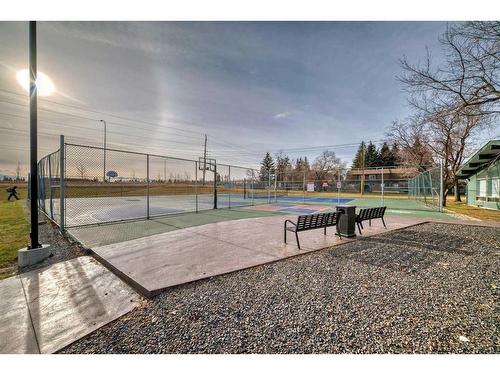 8106-315 Southampton Drive Sw, Calgary, AB - Outdoor