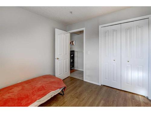 207-165 Manora Place Ne, Calgary, AB - Indoor Photo Showing Bedroom