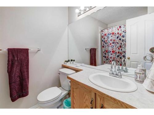 207-165 Manora Place Ne, Calgary, AB - Indoor Photo Showing Bathroom