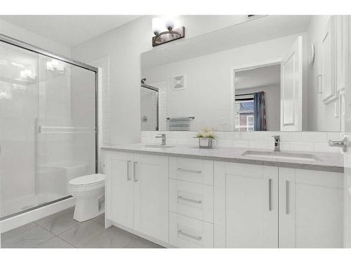 404 Harvest Grove Walk Ne, Calgary, AB - Indoor Photo Showing Bathroom