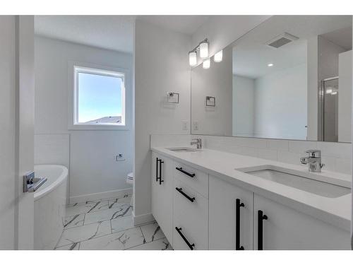 80 Crimson Ridge Place Nw, Calgary, AB - Indoor Photo Showing Bathroom