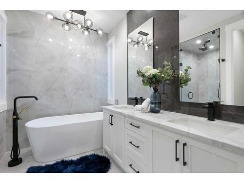 2414 35 Street Sw, Calgary, AB - Indoor Photo Showing Bathroom