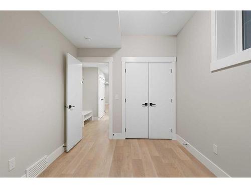 2414 35 Street Sw, Calgary, AB - Indoor Photo Showing Other Room