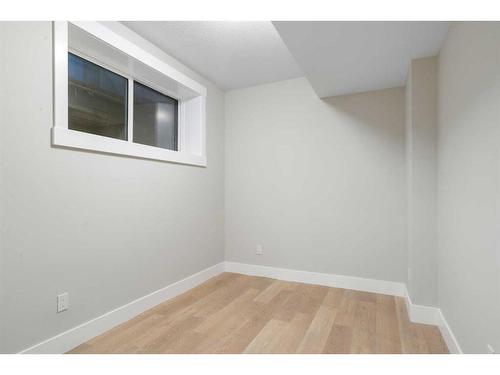 2414 35 Street Sw, Calgary, AB - Indoor Photo Showing Other Room