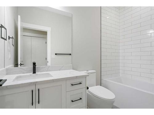 2414 35 Street Sw, Calgary, AB - Indoor Photo Showing Bathroom