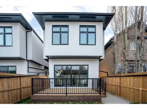 2414 35 Street Sw, Calgary, AB - Outdoor