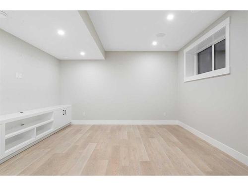 2414 35 Street Sw, Calgary, AB - Indoor Photo Showing Other Room