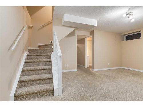 47 Prestwick Grove Se, Calgary, AB - Indoor Photo Showing Other Room