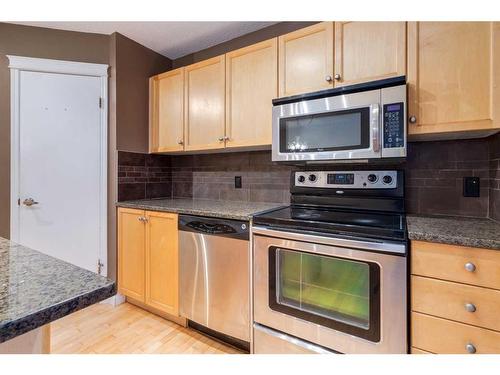 47 Prestwick Grove Se, Calgary, AB - Indoor Photo Showing Kitchen