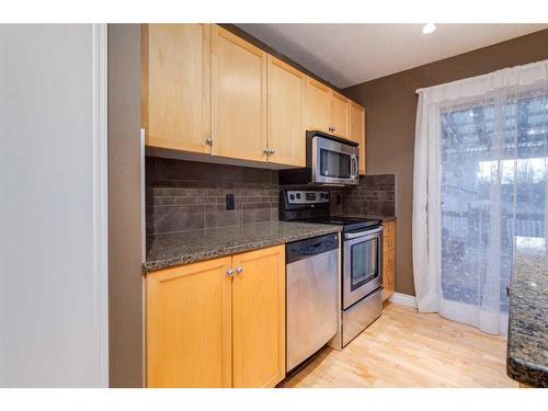 47 Prestwick Grove Se, Calgary, AB - Indoor Photo Showing Kitchen