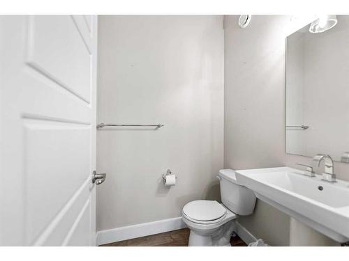 19 Homestead Close Ne, Calgary, AB - Indoor Photo Showing Bathroom