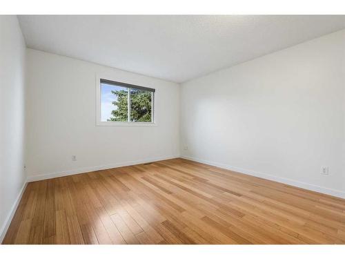 48 Macewan Meadow Rise Nw, Calgary, AB - Indoor Photo Showing Other Room