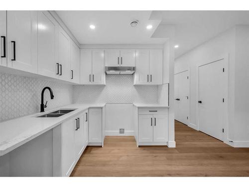 824 21 Avenue Nw, Calgary, AB - Indoor Photo Showing Kitchen With Double Sink