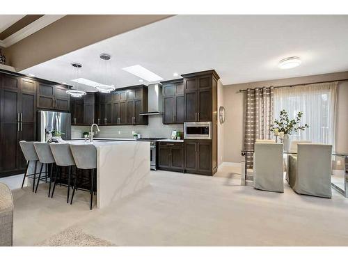 9 Simcrest Manor Sw, Calgary, AB - Indoor Photo Showing Kitchen