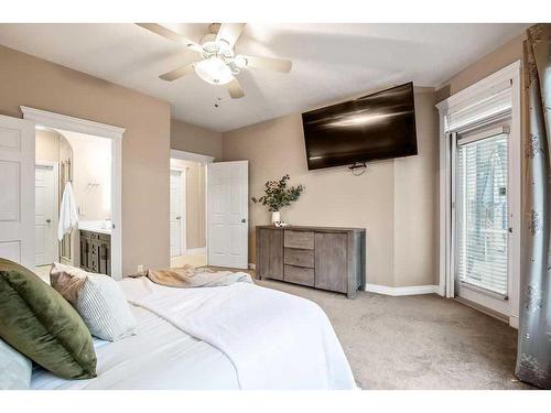 9 Simcrest Manor Sw, Calgary, AB - Indoor Photo Showing Bedroom