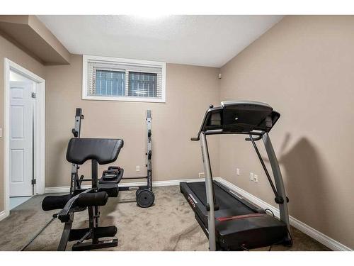 9 Simcrest Manor Sw, Calgary, AB - Indoor Photo Showing Gym Room