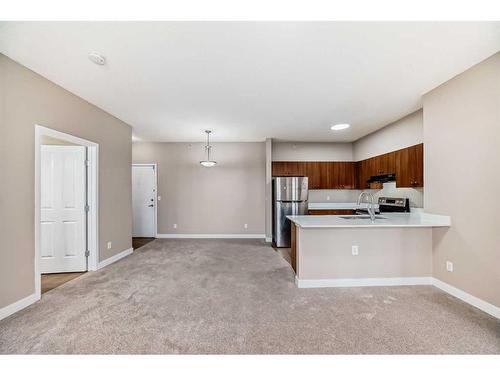 1417-1140 Taradale Drive Ne, Calgary, AB - Indoor Photo Showing Kitchen