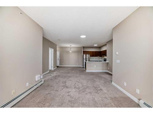 1417-1140 Taradale Drive Ne, Calgary, AB - Indoor Photo Showing Other Room