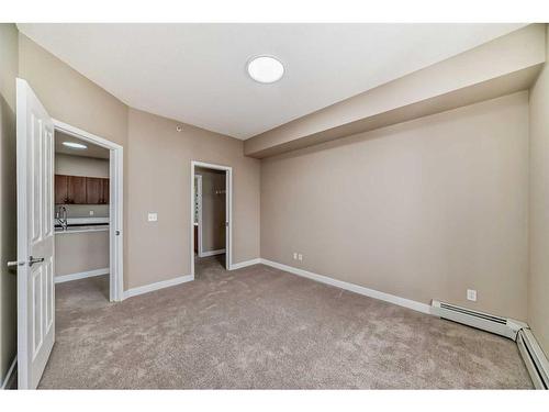 1417-1140 Taradale Drive Ne, Calgary, AB - Indoor Photo Showing Other Room