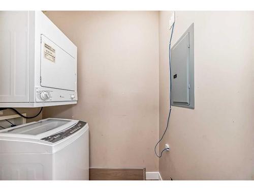 1417-1140 Taradale Drive Ne, Calgary, AB - Indoor Photo Showing Laundry Room