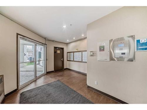 1417-1140 Taradale Drive Ne, Calgary, AB - Indoor Photo Showing Other Room