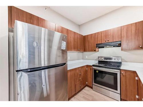 1417-1140 Taradale Drive Ne, Calgary, AB - Indoor Photo Showing Kitchen