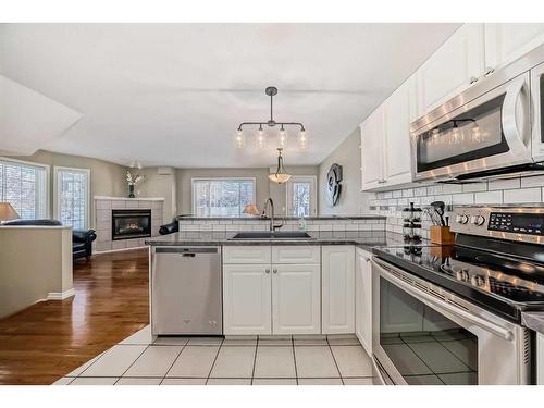 29 Chaparral Ridge Terrace Se, Calgary, AB - Indoor Photo Showing Kitchen With Upgraded Kitchen