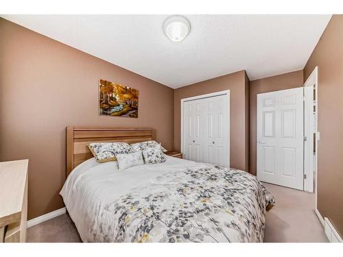 29 Chaparral Ridge Terrace Se, Calgary, AB - Indoor Photo Showing Bedroom