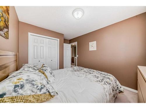 29 Chaparral Ridge Terrace Se, Calgary, AB - Indoor Photo Showing Bedroom