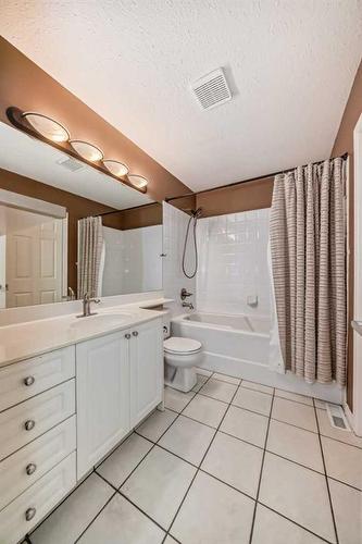 29 Chaparral Ridge Terrace Se, Calgary, AB - Indoor Photo Showing Bathroom