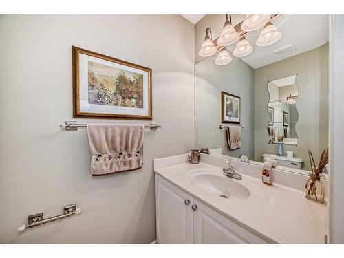 29 Chaparral Ridge Terrace Se, Calgary, AB - Indoor Photo Showing Bathroom