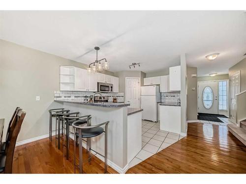 29 Chaparral Ridge Terrace Se, Calgary, AB - Indoor Photo Showing Kitchen