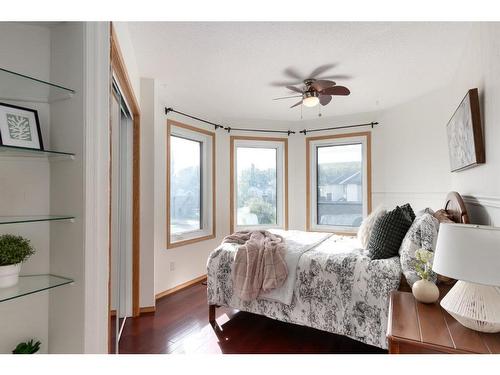 236 Valley Brook Court Nw, Calgary, AB - Indoor Photo Showing Bedroom