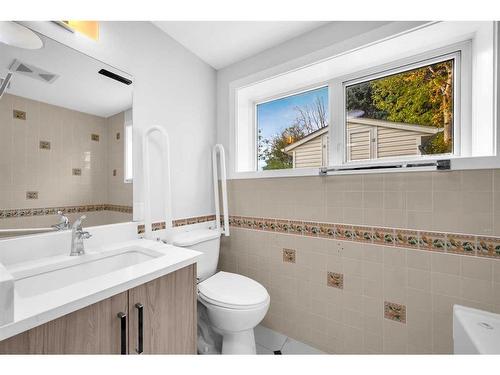 59 Tararidge Close Ne, Calgary, AB - Indoor Photo Showing Bathroom