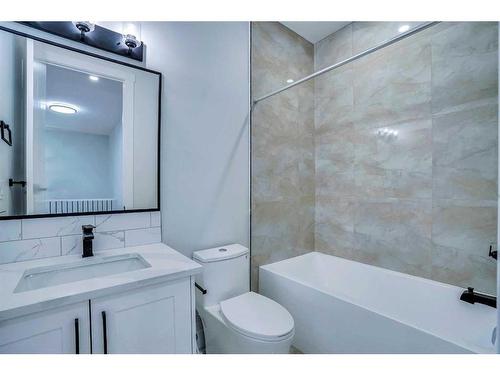 160 Saddlelake Manor Ne, Calgary, AB - Indoor Photo Showing Bathroom