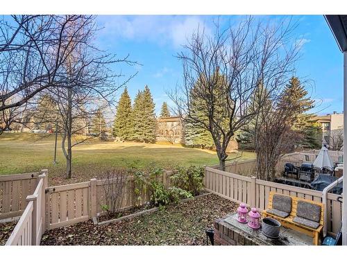 36 Canterbury Gardens Sw, Calgary, AB - Outdoor