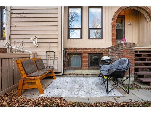 36 Canterbury Gardens Sw, Calgary, AB -  With Fireplace