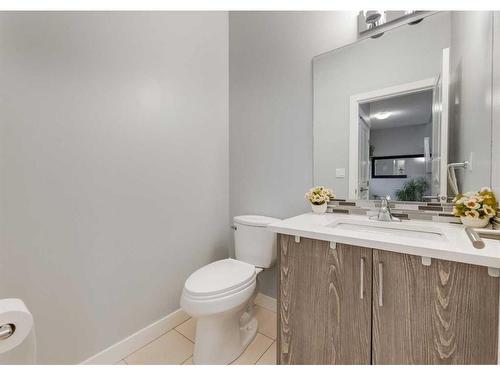 15 Baysprings Way Sw, Airdrie, AB - Indoor Photo Showing Bathroom