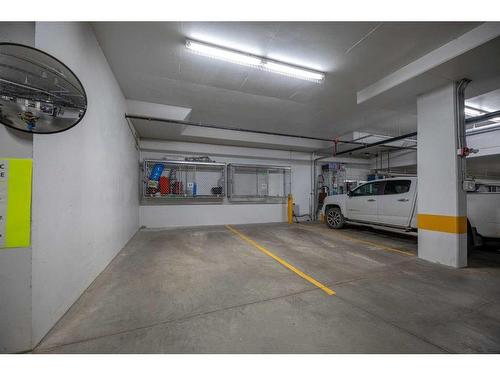 2407-10 Market Boulevard Se, Airdrie, AB - Indoor Photo Showing Garage