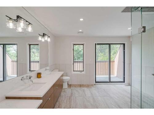 44 Dalbrook Bay Nw, Calgary, AB - Indoor Photo Showing Bathroom