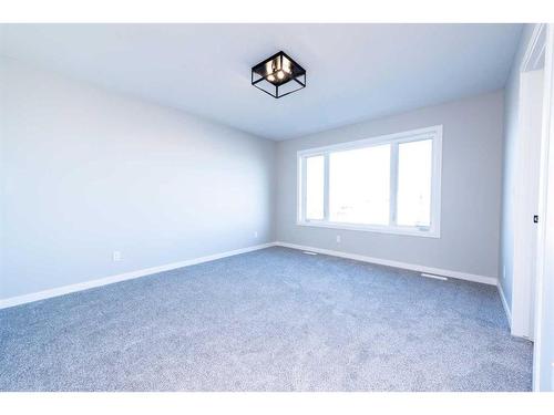 172 Mallard Grove Se, Calgary, AB - Indoor Photo Showing Other Room