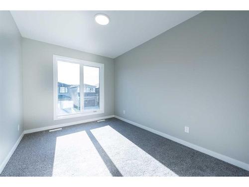 172 Mallard Grove Se, Calgary, AB - Indoor Photo Showing Other Room